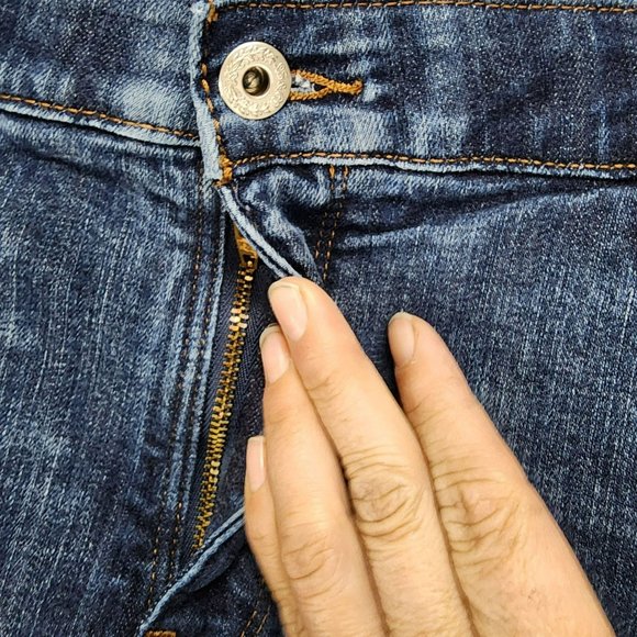 Levis Jeans Womens 16 525  Dark Wash Stretch Mid Rise Shaping Straight Leg - Picture 3 of 16